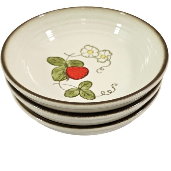 Vtg Metlox Poppytrail California Strawberry Ceramic Soup Salad Bowls – Set of 3 - Picture 3 of 16